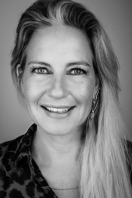 zwart wit portretfoto van Annemarie