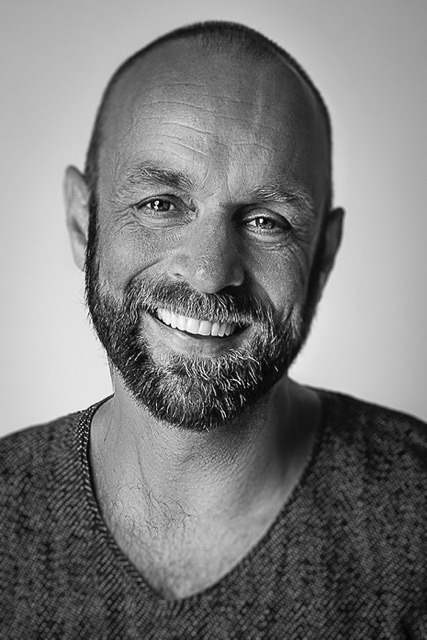 zwart wit portretfoto van Niels