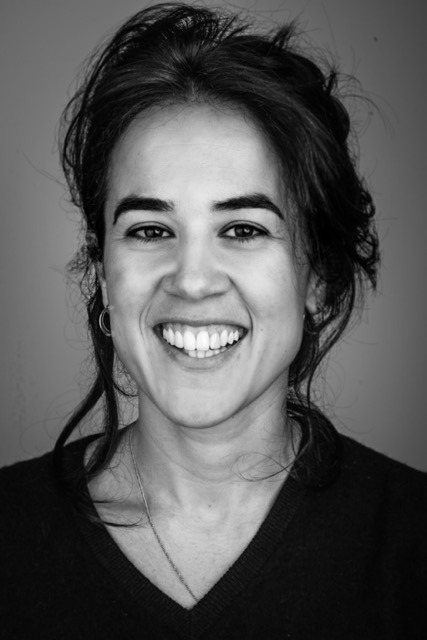 zwart wit portretfoto van Nora