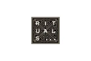 Rituals is een wereldwijd bekend Nederlands lifestylemerk dat luxe home- en bodyproducten aanbiedt. Geïnspireerd door eeuwenoude oosterse tradities, creëert Rituals producten die dagelijkse routines omtoveren tot betekenisvolle momenten van rust en ontspanning. Het assortiment varieert van lichaamsverzorging, geurkaarsen en geurstokjes tot homewear en thee. Met een sterke focus op duurzaamheid en welzijn, streeft Rituals ernaar om niet alleen schoonheid en comfort te bieden, maar ook een diepere balans tussen lichaam en geest te bevorderen, waarbij zowel luxe als verantwoorde keuzes centraal staan.